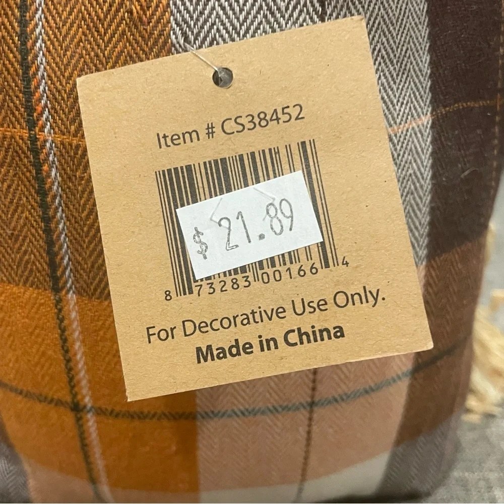 The Hearthside Collection Sand Bottom Plaid Scarecrow “Gregory” Decor - Picture 7 of 7